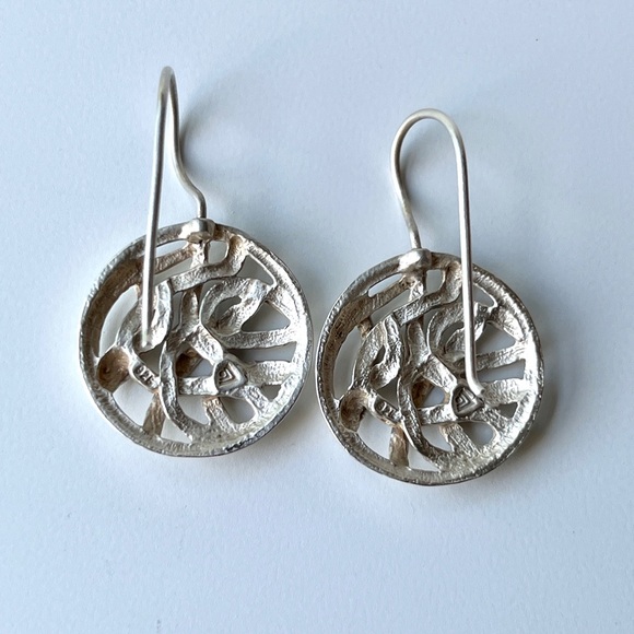 Silpada Retired Oxidized Sterling Silver Intertwined Circle Earrings - Picture 4 of 4